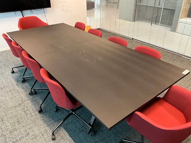 Vergadertafel met 10 vergaderstoelen - afbeelding 3 van  6
