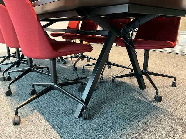 Vergadertafel met 10 vergaderstoelen - afbeelding 4 van  6