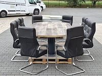 Vergadertafel met 10x stoel en ca. 70 m² laminaatvloer - afbeelding 6 van  13