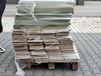 Vergadertafel met 10x stoel en ca. 70 m² laminaatvloer - afbeelding 13 van  13