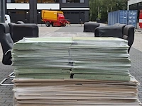 Vergadertafel met 10x stoel en ca. 70 m² laminaatvloer - afbeelding 5 van  13