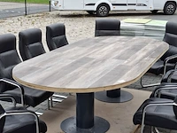Vergadertafel met 10x stoel en ca. 70 m² laminaatvloer - afbeelding 7 van  13