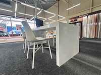 Vergadertafel met 4 crassevig stoelen