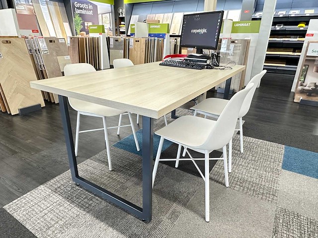 Vergadertafel met 4 crassevig stoelen - afbeelding 1 van  5