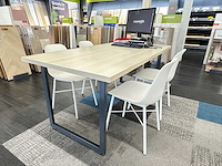 Vergadertafel met 4 crassevig stoelen