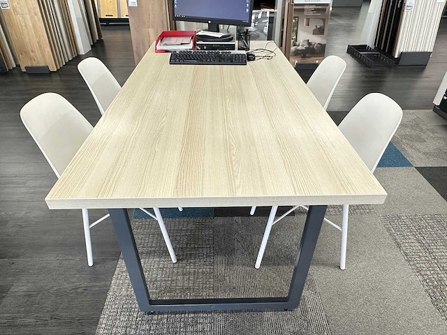 Vergadertafel met 4 crassevig stoelen - afbeelding 2 van  5
