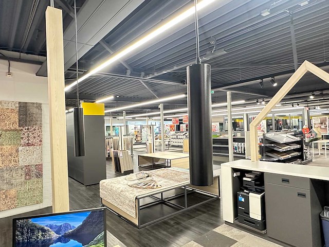 Vergadertafel met 4 crassevig stoelen - afbeelding 3 van  4