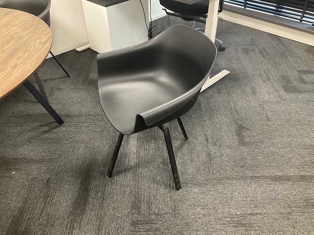 Vergadertafel met 4 draaistoelen - afbeelding 3 van  4