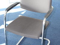 Vergadertafel met 5 buisstalen stoelen huislijn. - afbeelding 3 van  3