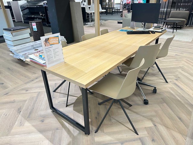 Vergadertafel met 6 clue stoelen - afbeelding 1 van  5