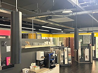 Vergadertafel met 6 crassevig stoelen en 3 hanglampen - afbeelding 5 van  5