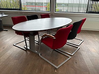 Vergadertafel met 6 stoelen
