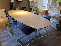 Vergadertafel met 6 stoelen