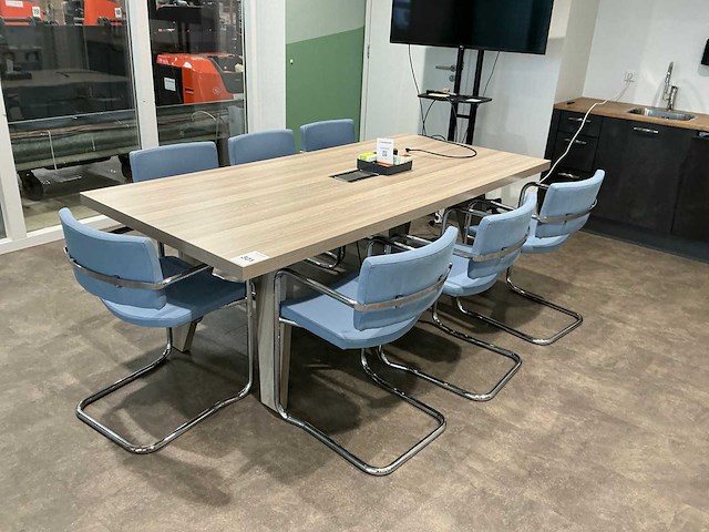 Vergadertafel met 7 sledestoelen - afbeelding 1 van  5