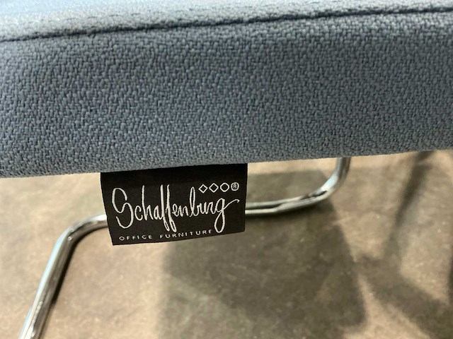 Vergadertafel met 7 sledestoelen - afbeelding 4 van  5