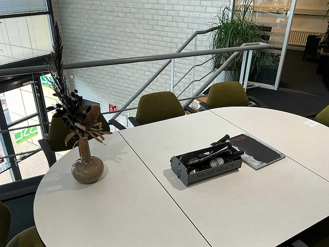 Vergadertafel met 7 stoelen - afbeelding 3 van  4