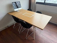 Vergadertafel met 7 stoelen