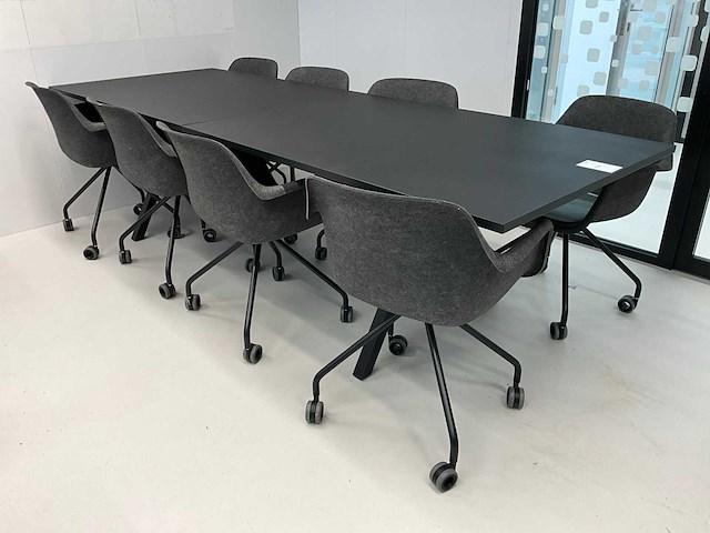 Vergadertafel met 8 “vepa” stoelen - afbeelding 1 van  6