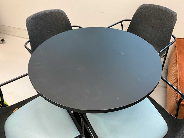 Vergadertafel met 8 “vepa” stoelen - afbeelding 5 van  6