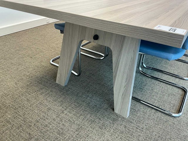 Vergadertafel met 8 vergaderstoelen - afbeelding 3 van  7