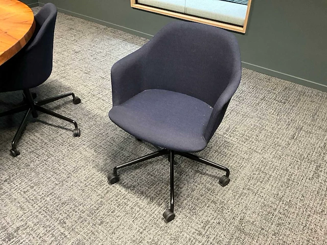 Vergadertafel met 8 verrijdbare vergaderstoelen - afbeelding 3 van  4
