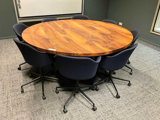 Vergadertafel met 8 verrijdbare vergaderstoelen - afbeelding 1 van  4