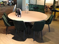 Vergadertafel met kruispoot en 11 groen gestoffeerde stoelen. - afbeelding 1 van  3