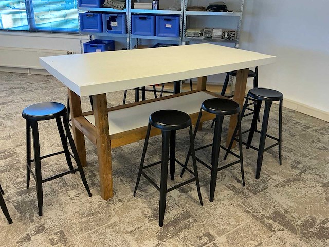 Vergadertafel met krukken - afbeelding 1 van  5