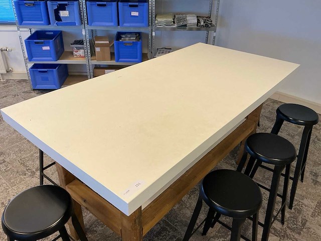 Vergadertafel met krukken - afbeelding 2 van  5