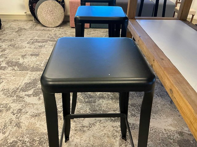 Vergadertafel met krukken - afbeelding 6 van  6