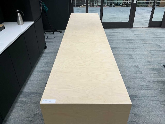 Vergadertafel met krukken - afbeelding 3 van  4