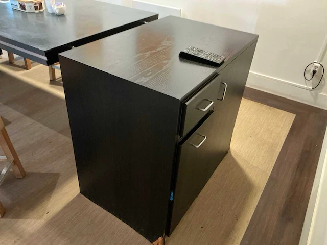 Vergadertafel met krukken - afbeelding 5 van  8