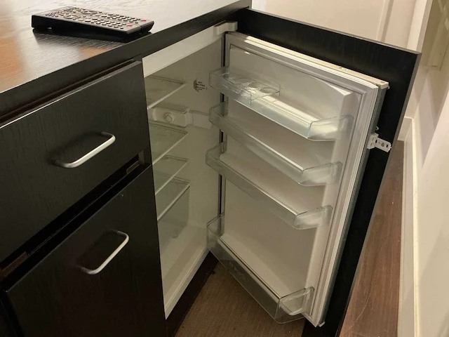Vergadertafel met krukken - afbeelding 6 van  8