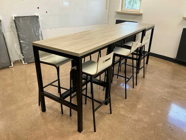 Vergadertafel met krukken - afbeelding 1 van  4