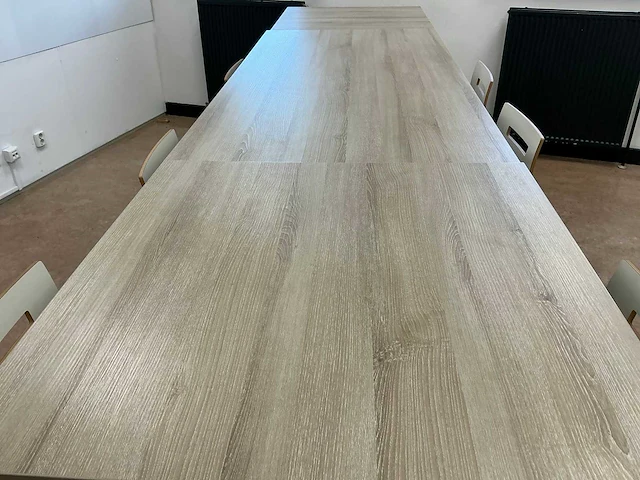 Vergadertafel met krukken - afbeelding 3 van  4