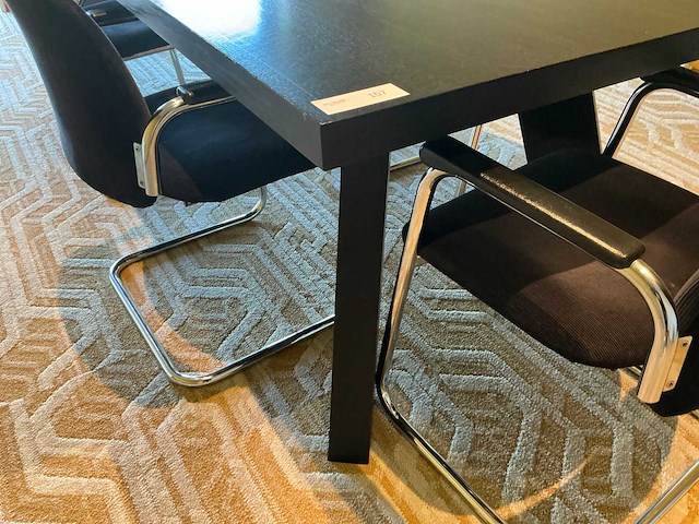 Vergadertafel met stoelen - afbeelding 3 van  6