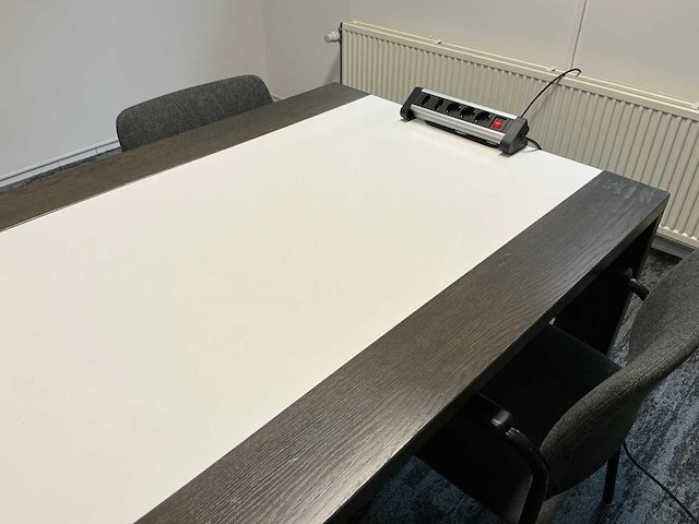 Vergadertafel met stoelen - afbeelding 5 van  7