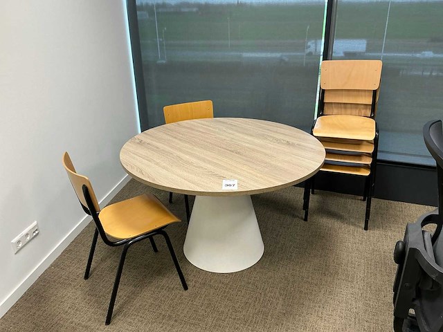 Vergadertafel met stoelen - afbeelding 1 van  4