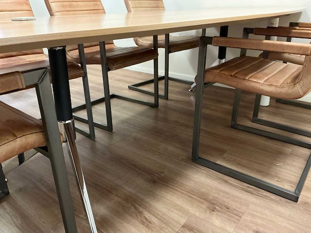 Vergadertafel met stoelen - afbeelding 3 van  6