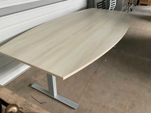 Vergadertafel met stoelen - afbeelding 3 van  6