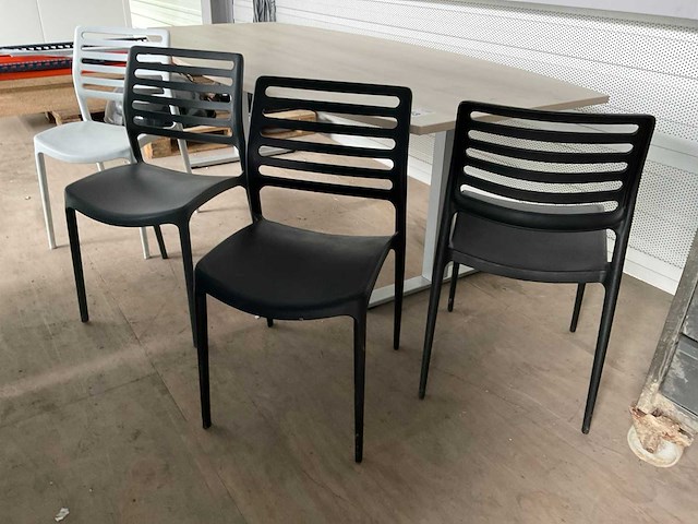 Vergadertafel met stoelen - afbeelding 4 van  6