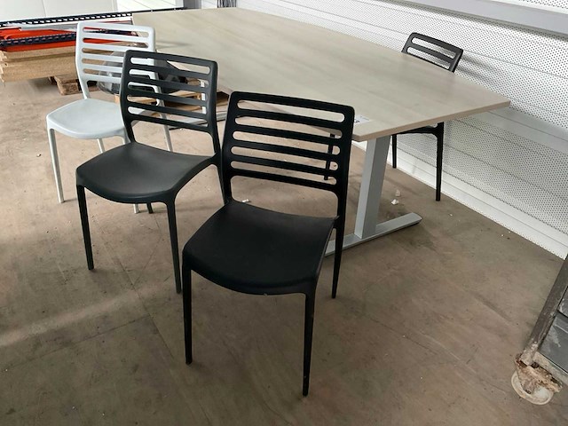 Vergadertafel met stoelen - afbeelding 5 van  6
