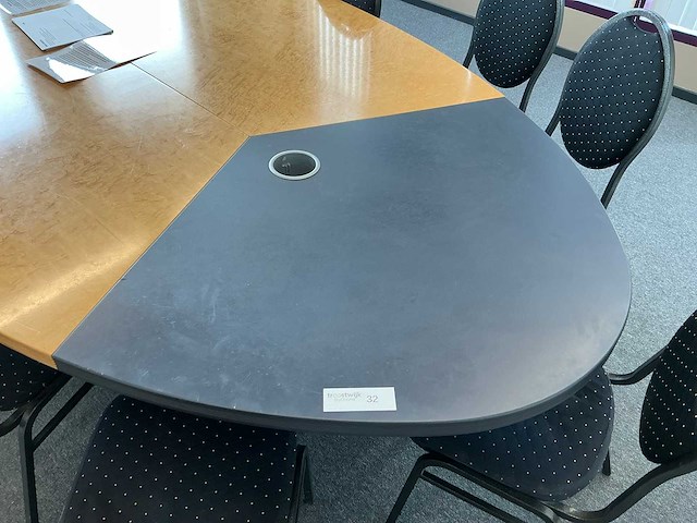 Vergadertafel met stoelen - afbeelding 2 van  6