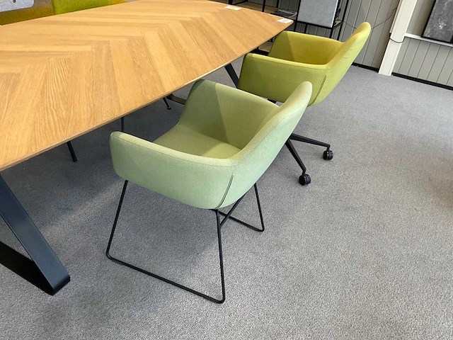 Vergadertafel met stoelen - afbeelding 5 van  6