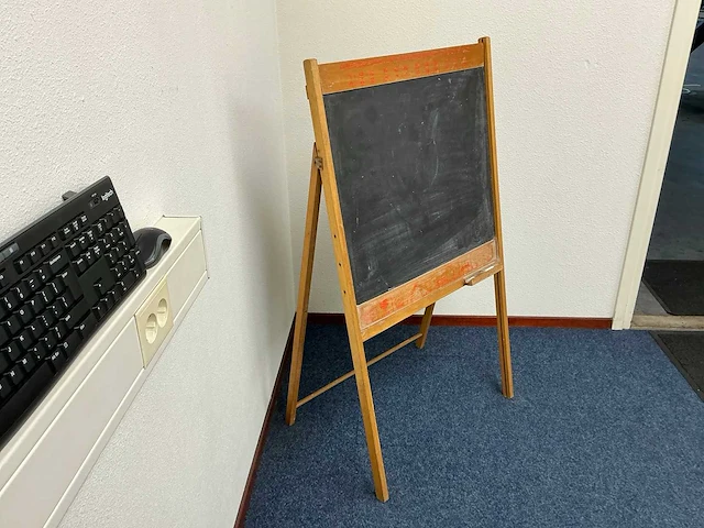 Vergadertafel met stoelen - afbeelding 2 van  8