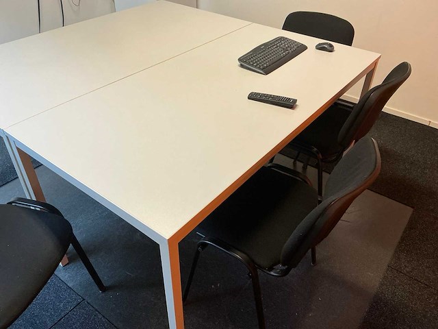 Vergadertafel met stoelen - afbeelding 4 van  5