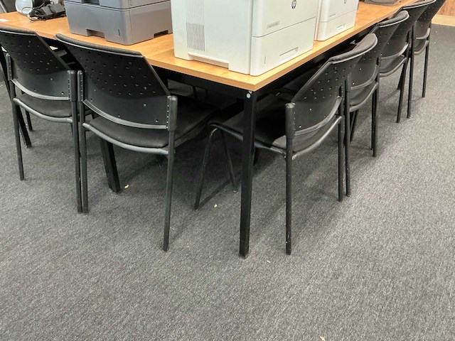 Vergadertafel met stoelen - afbeelding 2 van  5