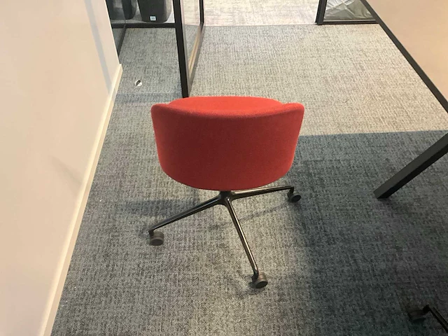 Vergadertafel met stoelen - afbeelding 2 van  10