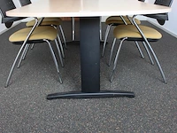 Vergadertafel met vijf stoelen bum made in italy. afmeting 250 x 120 cm. hoogte 73 cm - afbeelding 2 van  6
