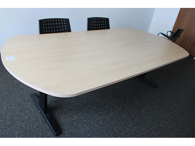 Vergadertafel met vijf stoelen bum made in italy. afmeting 250 x 120 cm. hoogte 73 cm - afbeelding 6 van  6